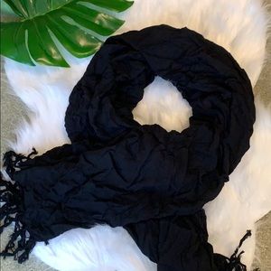 🌺Black cotton scarf/wrap with fringe